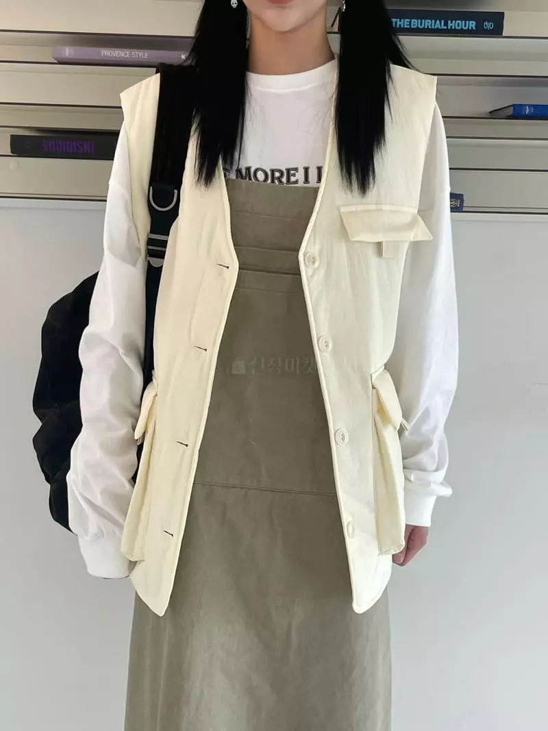 Kare - Korean Women Fashion - #momslook - Pocket Padding Vest - 4