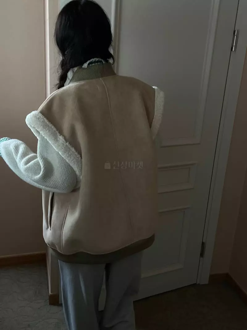 Kare - Korean Women Fashion - #momslook - Caramel Vest - 4