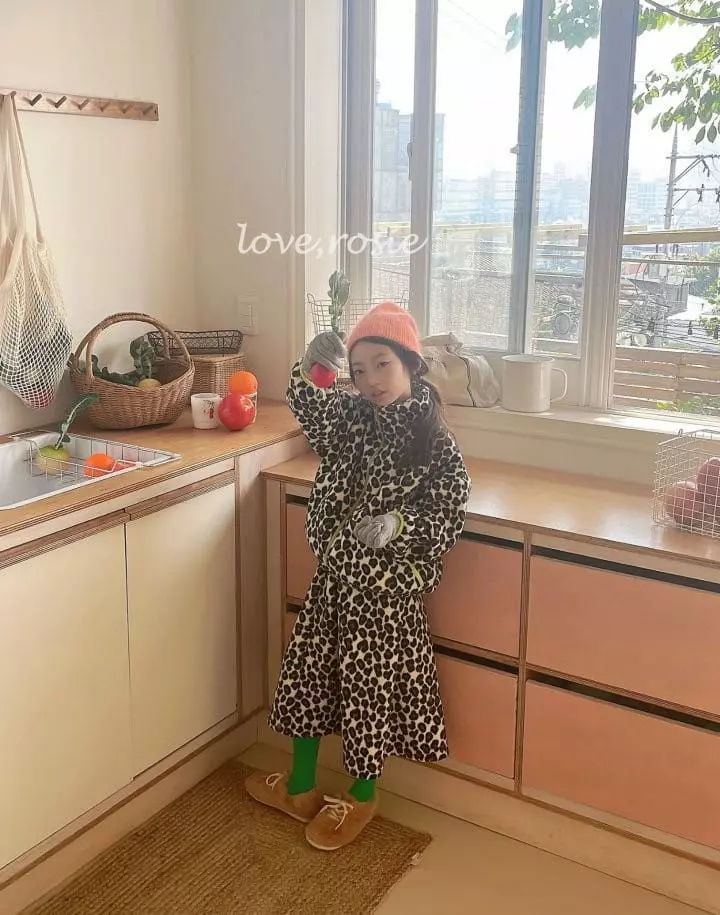 Love Rosie - Korean Children Fashion - #kidzfashiontrend - Sue Sue Polpolis Zip-up Skirt Set Strawberry Ivory - 5