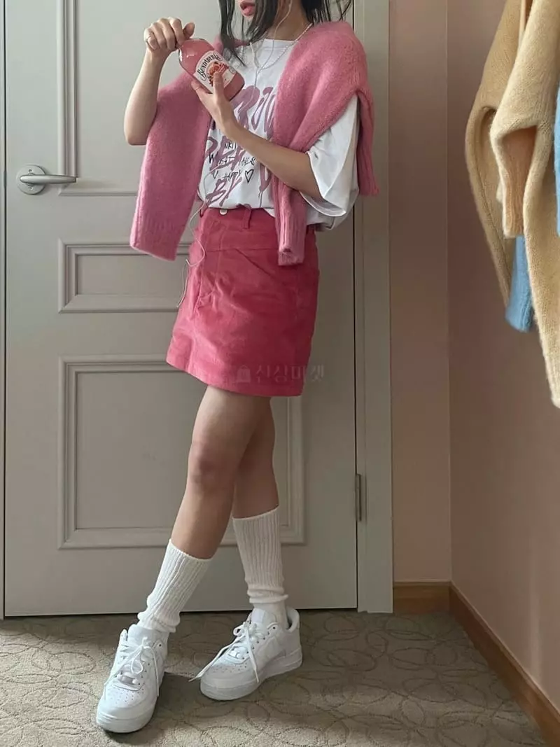 Lovemoment - Korean Women Fashion - #momslook - Rib Velvet Skirt - 10