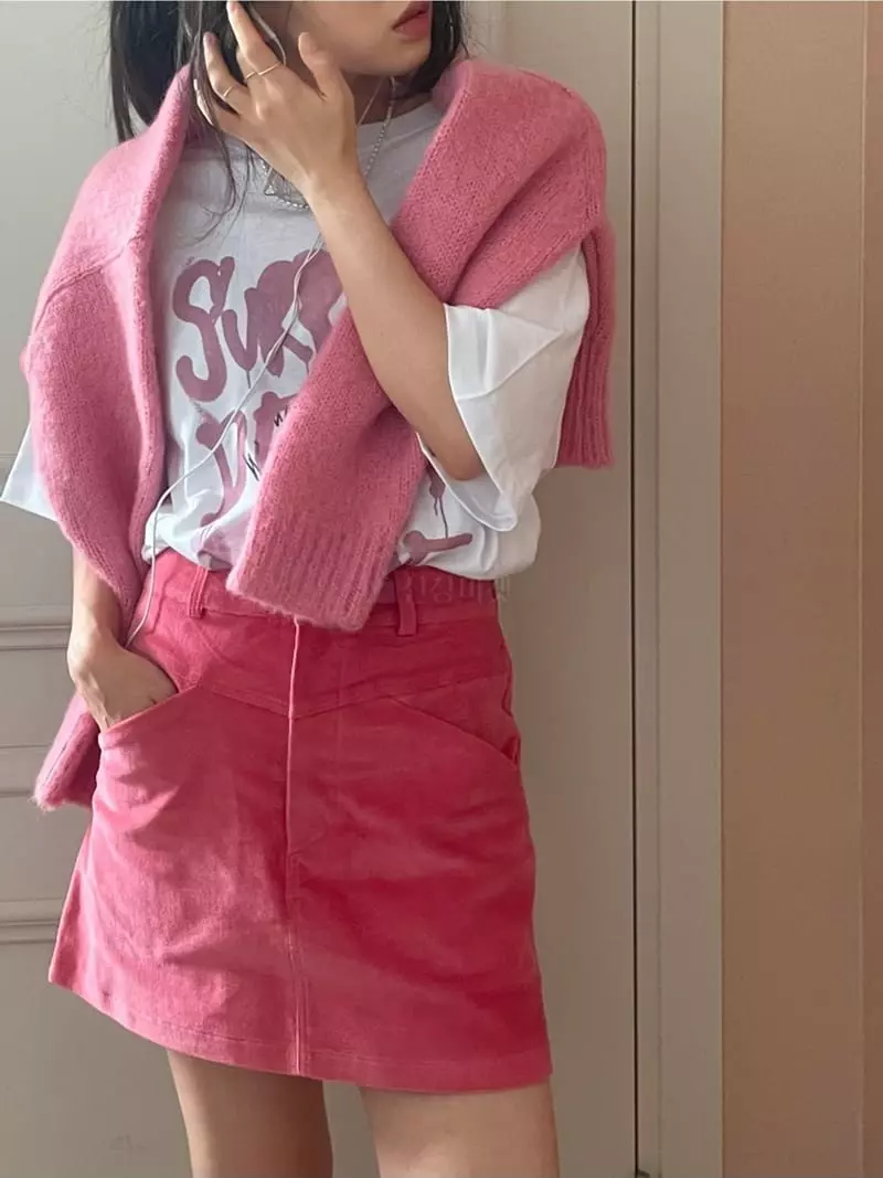 Lovemoment - Korean Women Fashion - #momslook - Rib Velvet Skirt - 2