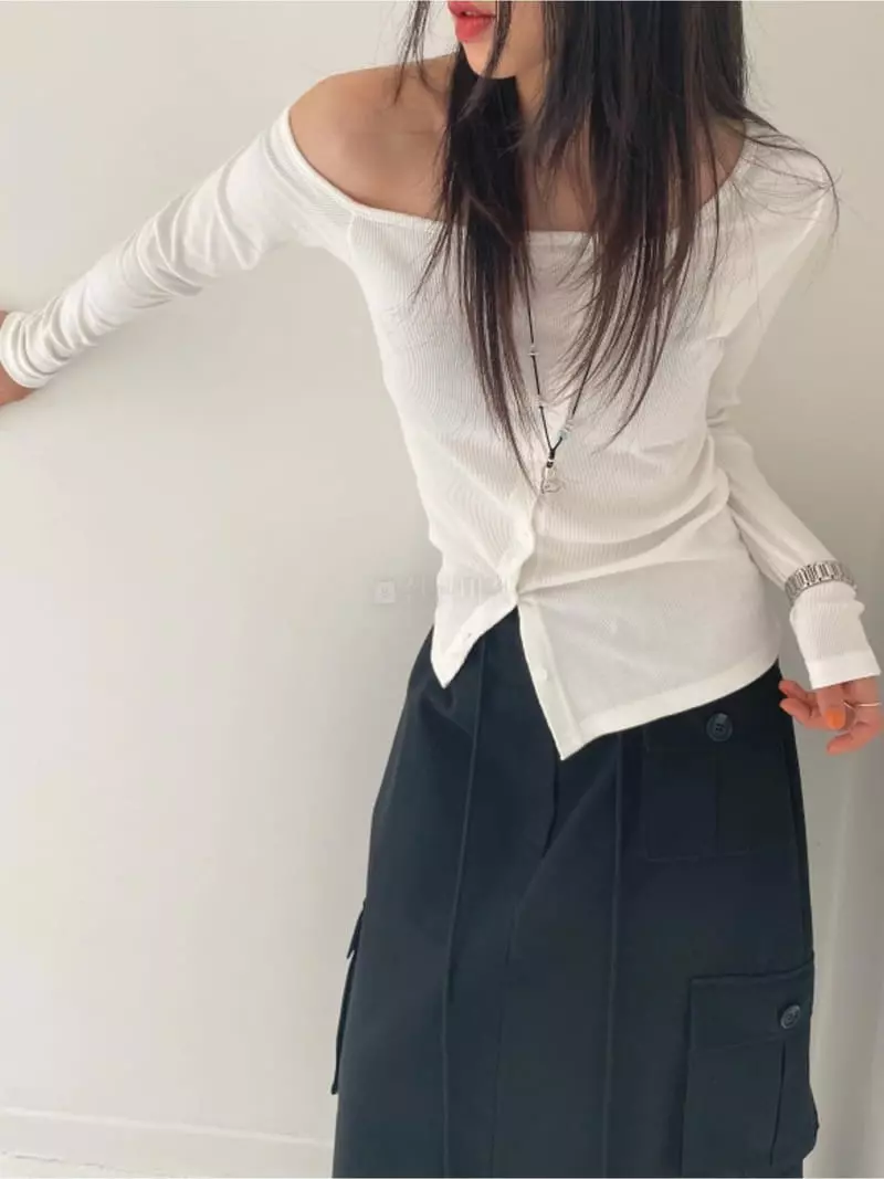 Lovemoment - Korean Women Fashion - #vintageinspired - Off Sholder Tee - 5