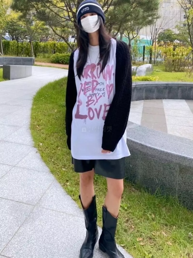 Lovemoment - Korean Women Fashion - #womensfashion - Heart Love Tee - 2