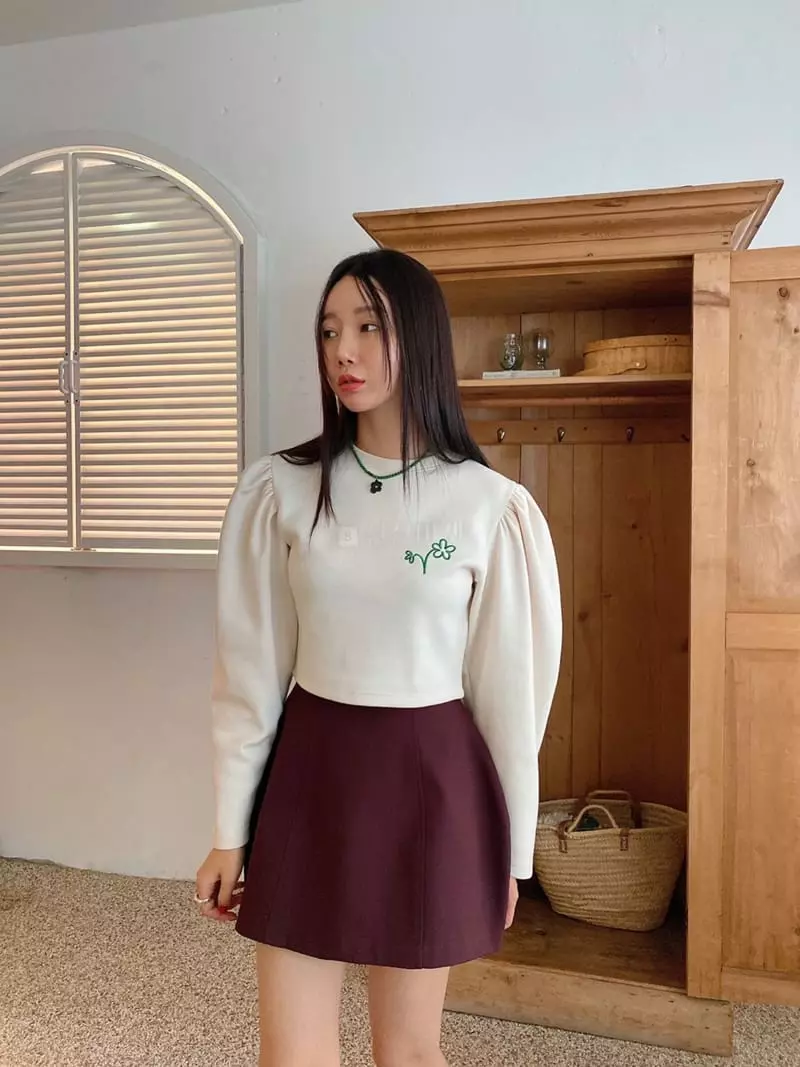Made - Korean Women Fashion - #momslook - Flower Embroidery Tee - 5