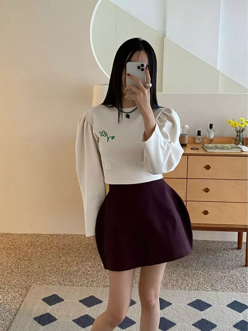 Made - Korean Women Fashion - #womensfashion - Flower Embroidery Tee - 10