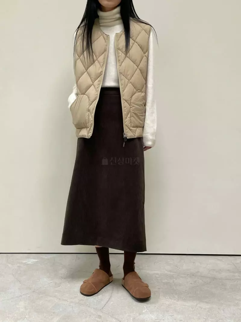 Majdan - Korean Women Fashion - #womensfashion - Lion Padding Vest - 4