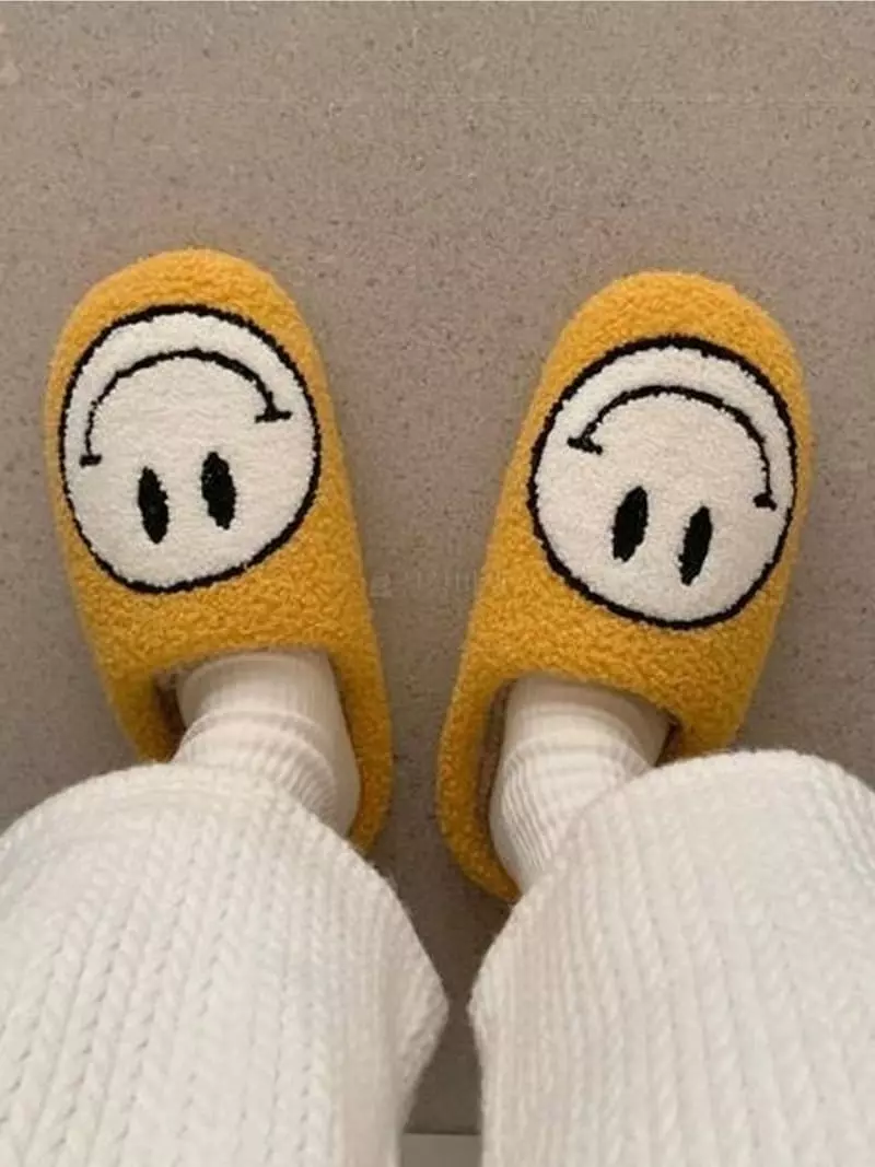 Marie - Korean Women Fashion - #womensfashion - Smile  Slippers - 12
