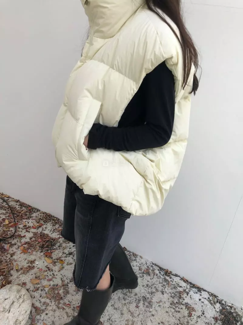 Matilda - Korean Women Fashion - #shopsmall - Unbal Vest Padding