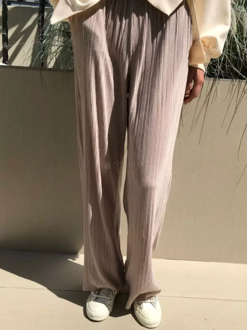 Matilda - Korean Women Fashion - #shopsmall - Snow Pleats Pants - 4