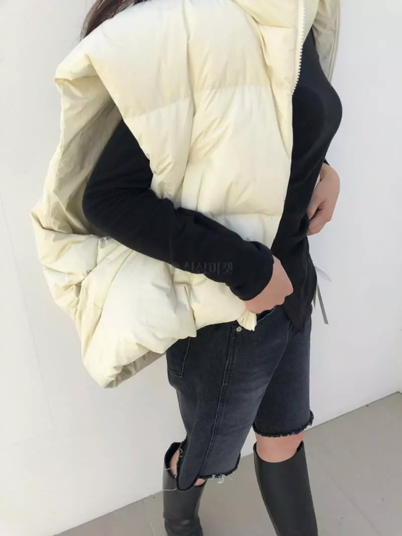 Matilda - Korean Women Fashion - #thatsdarling - Unbal Vest Padding - 2