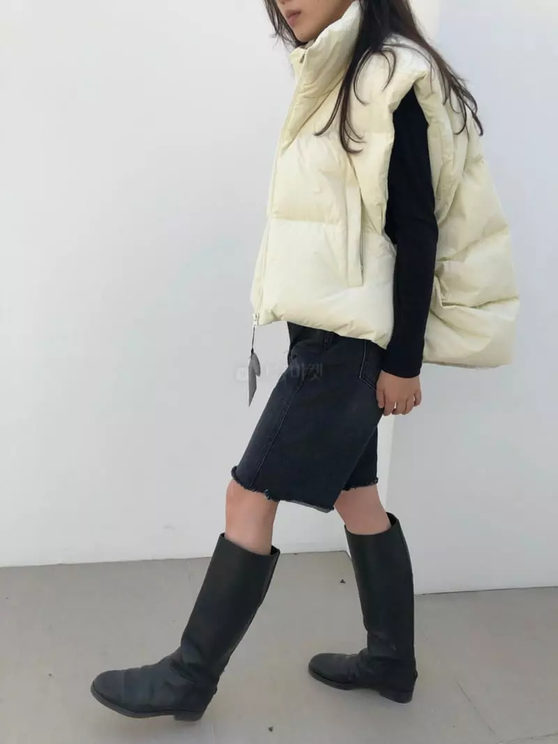 Matilda - Korean Women Fashion - #thelittlethings - Unbal Vest Padding - 3
