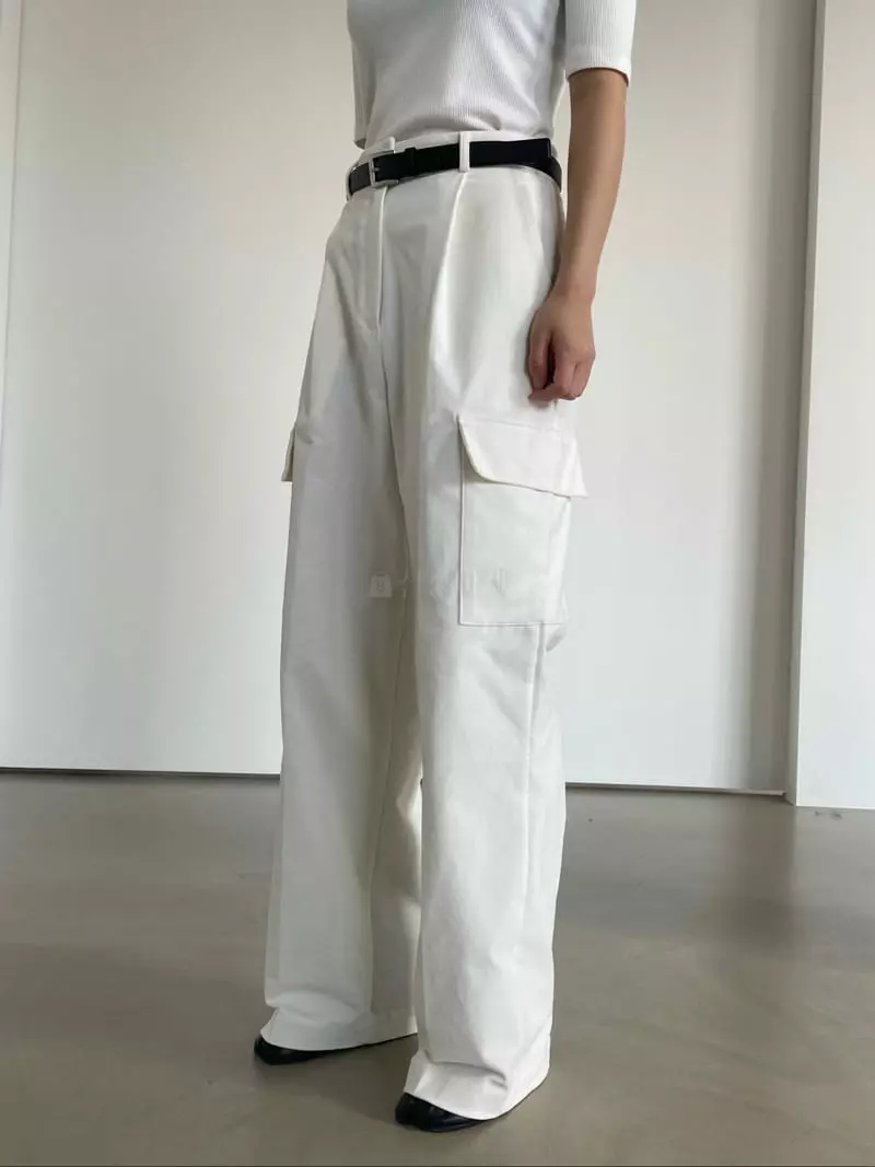 Moment - Korean Women Fashion - #momslook - Velvet Pocket Pants - 2