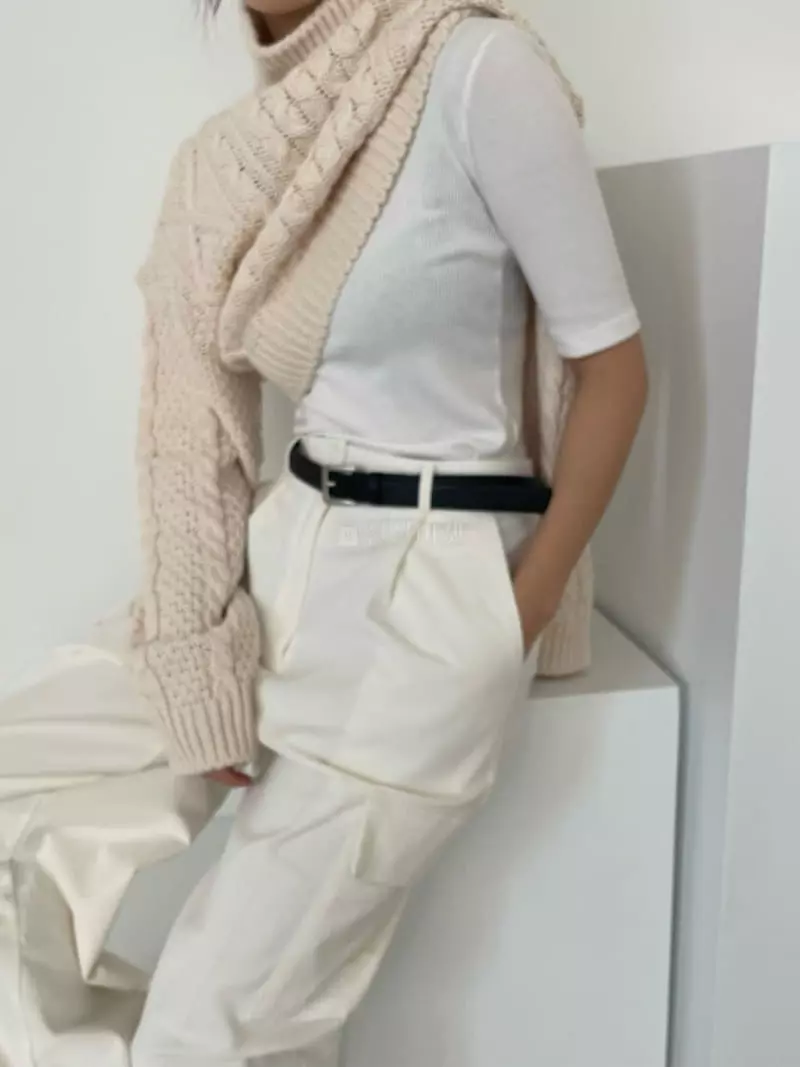 Moment - Korean Women Fashion - #momslook - Velvet Pocket Pants - 6