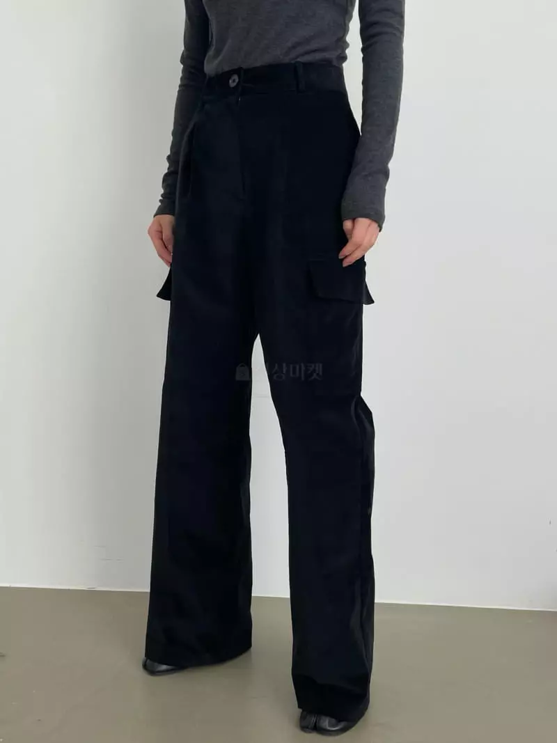 Moment - Korean Women Fashion - #vintagekidsstyle - Velvet Pocket Pants - 11