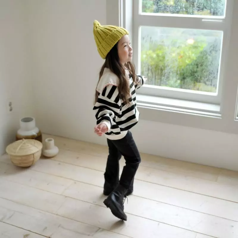 Momo Ann - Korean Children Fashion - #fashionkids - Collar Embrroidery Sweatshirt - 2