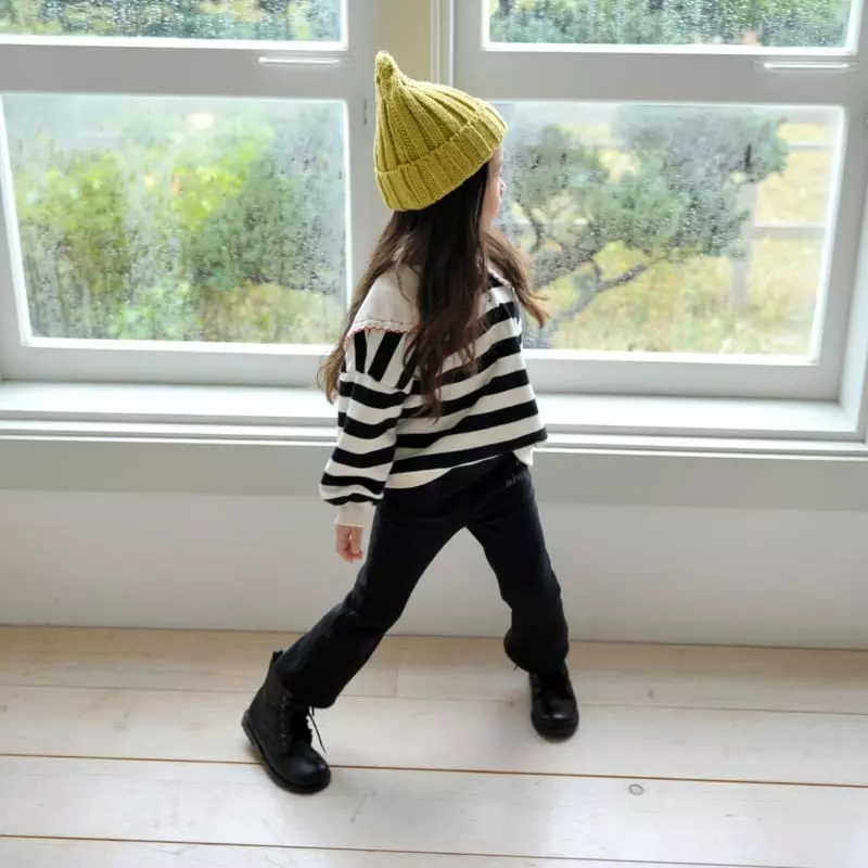 Momo Ann - Korean Children Fashion - #kidsshorts - Collar Embrroidery Sweatshirt - 3