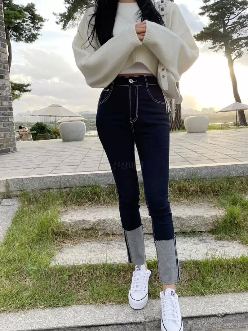 Monroe - Korean Women Fashion - #womensfashion - Roll-up Jeans