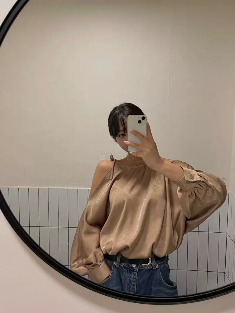 Mosaic - Korean Women Fashion - #momslook - One Shoulder Puff Blouse - 10