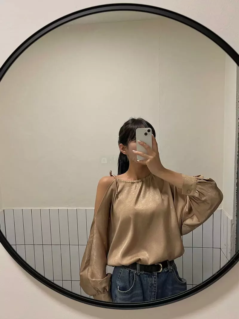 Mosaic - Korean Women Fashion - #momslook - One Shoulder Puff Blouse - 11