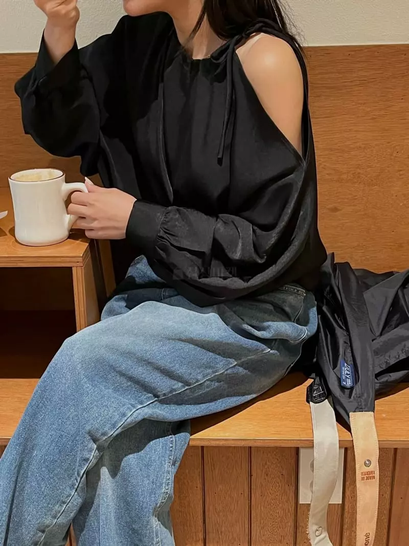 Mosaic - Korean Women Fashion - #momslook - One Shoulder Puff Blouse - 5