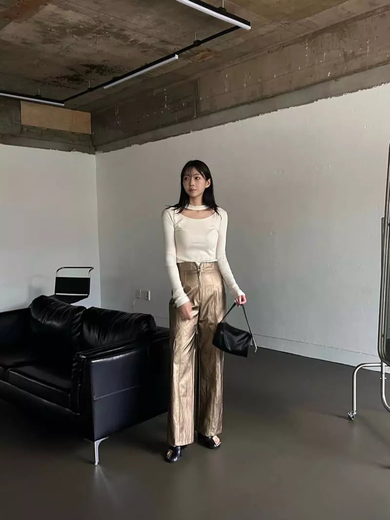 Mosaic - Korean Women Fashion - #romanticstyle - Leather Pocket Pants - 12