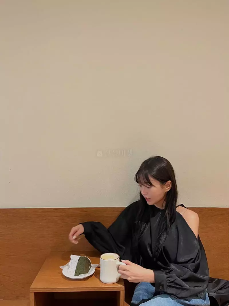 Mosaic - Korean Women Fashion - #womensfashion - One Shoulder Puff Blouse - 8