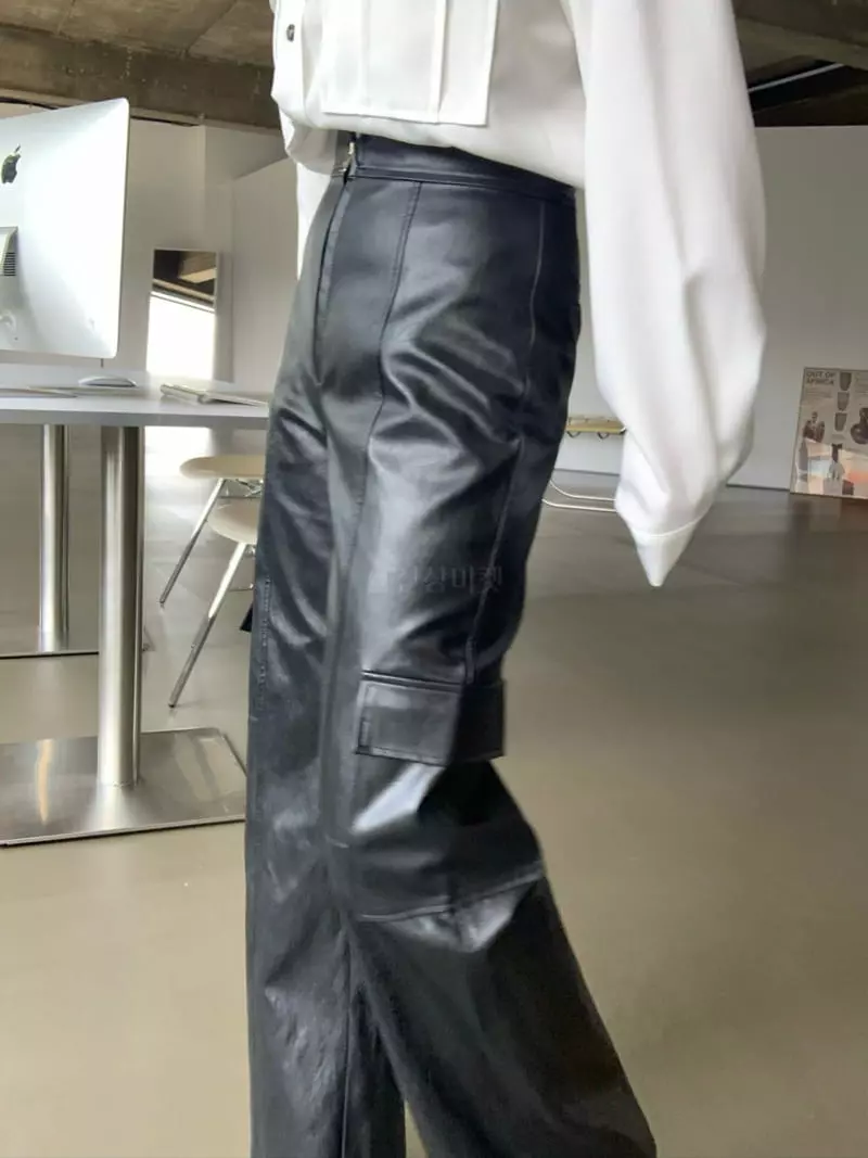 Mosaic - Korean Women Fashion - #womensfashion - Leather Pocket Pants - 3