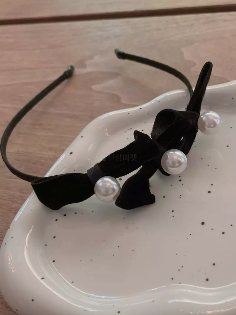 Muse - Korean Women Fashion - #pursuepretty - Velvet Ribbon Hairband - 4