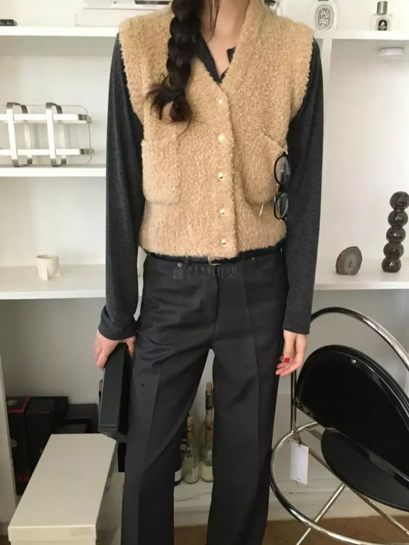 Nan - Korean Women Fashion - #momslook - Gold Button Vest - 3