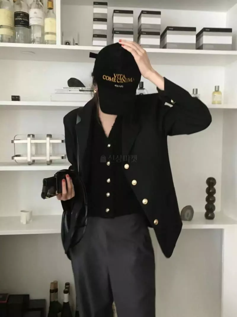 Nan - Korean Women Fashion - #momslook - Gold Button Vest - 4