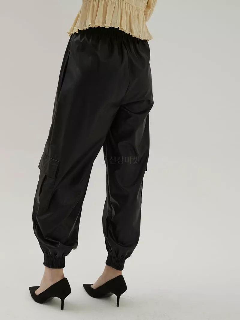 Neroli36 - Korean Women Fashion - #momslook - H Leather Pants - 5