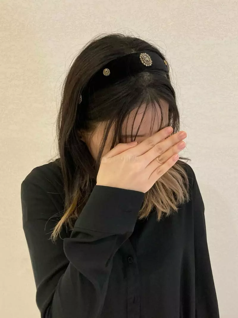 Nouveau - Korean Women Fashion - #momslook - Bebel Cubic Velvet Hairband - 4