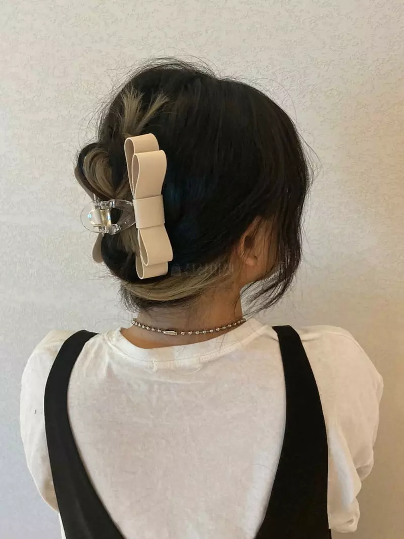 Nouveau - Korean Women Fashion - #womensfashion - Marret Leather Ribbon Hairpin