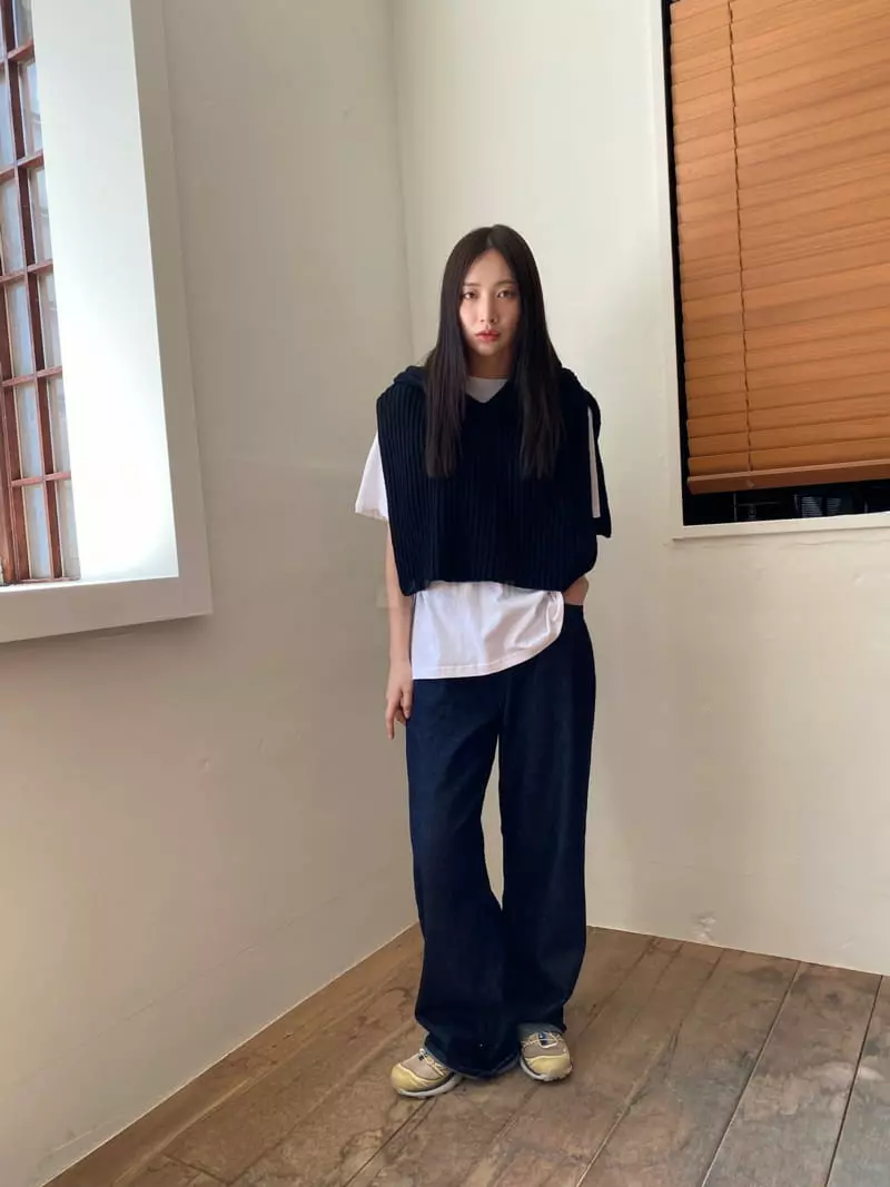 Nyunyu Wear - Korean Women Fashion - #momslook - Knic Jeans - 4