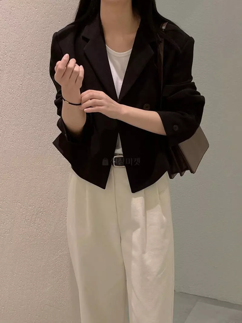Odor - Korean Women Fashion - #momslook - Butter Crop Jacket - 8
