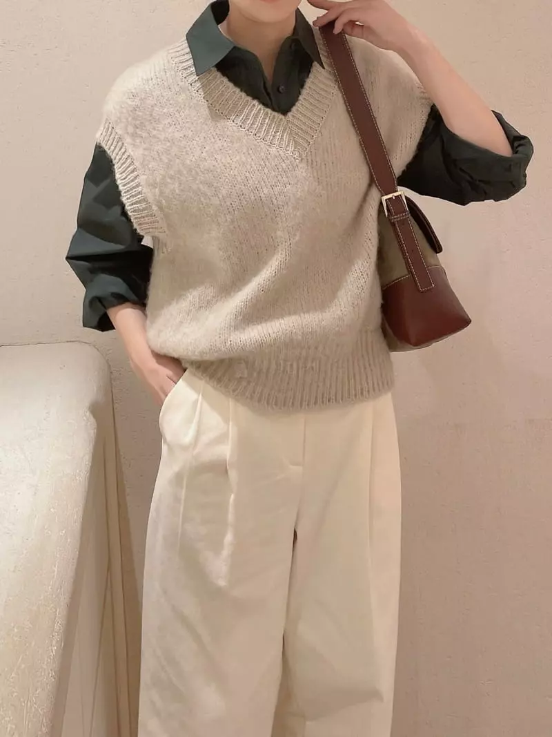 Odor - Korean Women Fashion - #momslook - Latte Knit Vest - 9