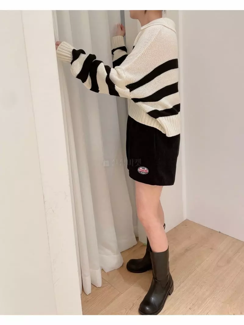 Odor - Korean Women Fashion - #thatsdarling - Crop Stripes Collar Knit Tee - 3