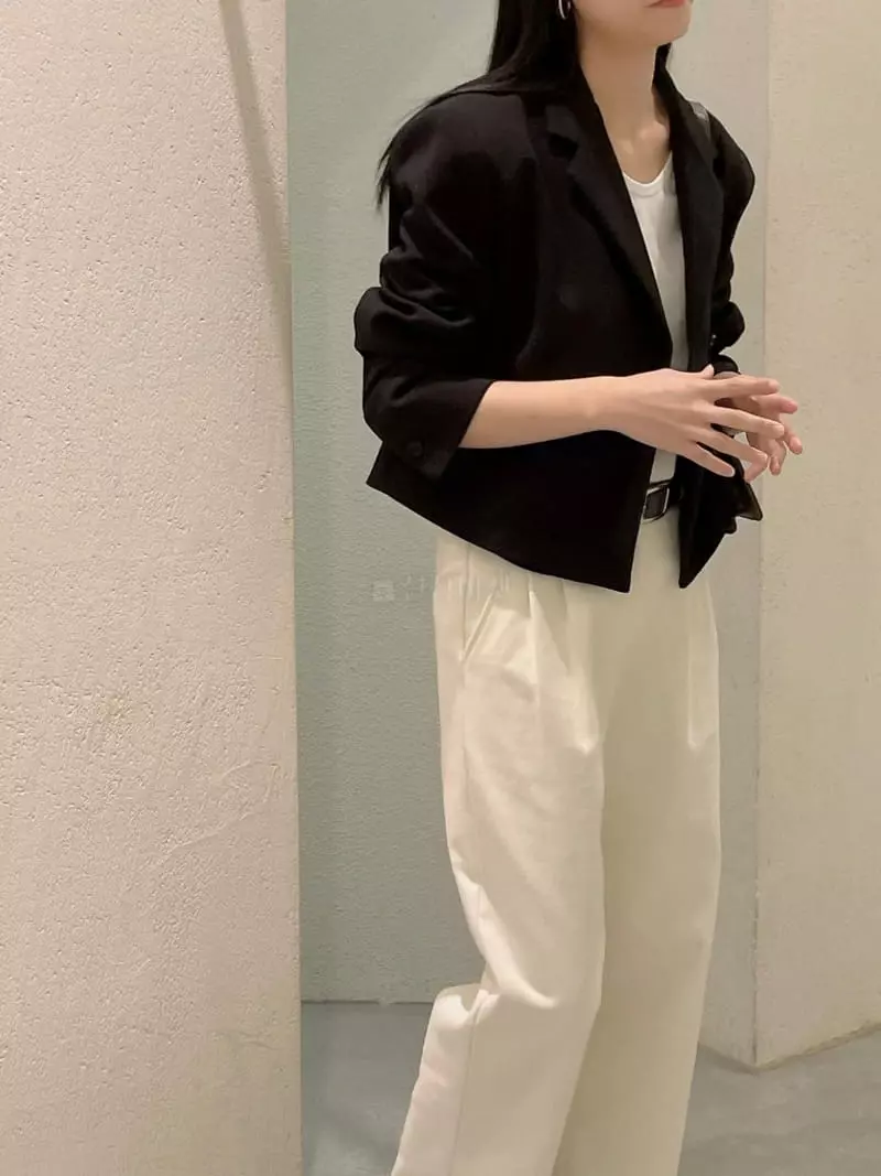 Odor - Korean Women Fashion - #womensfashion - Butter Crop Jacket - 7