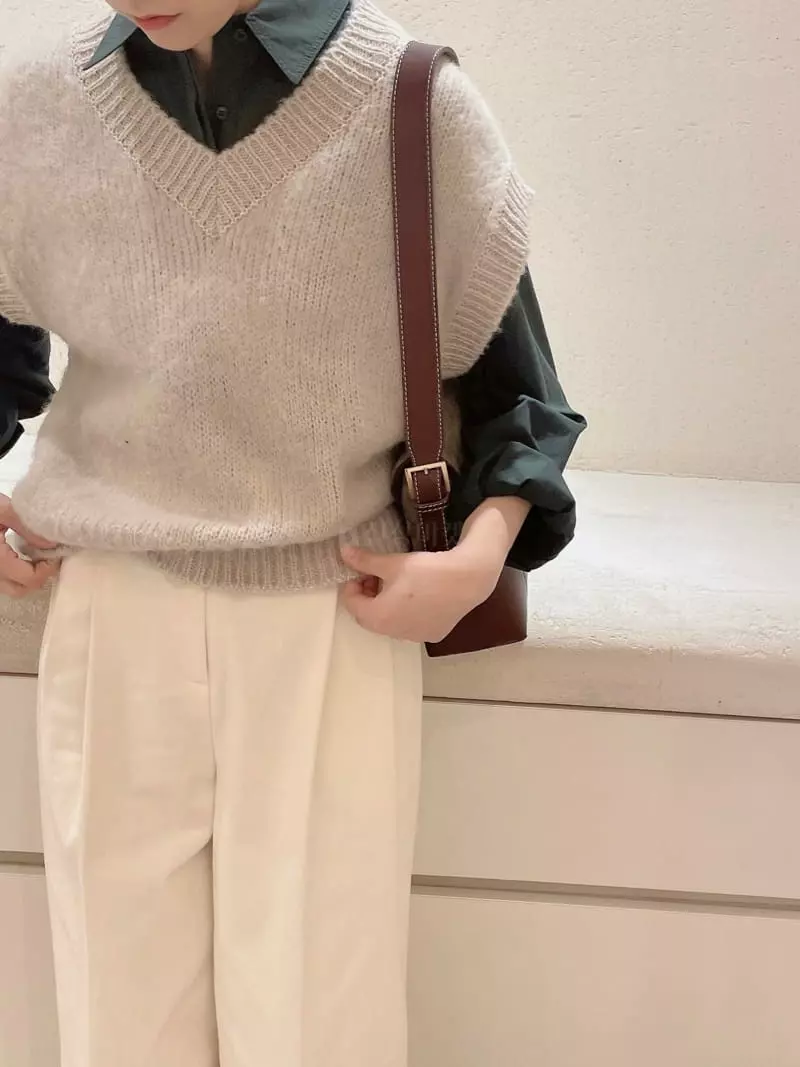 Odor - Korean Women Fashion - #womensfashion - Latte Knit Vest - 8