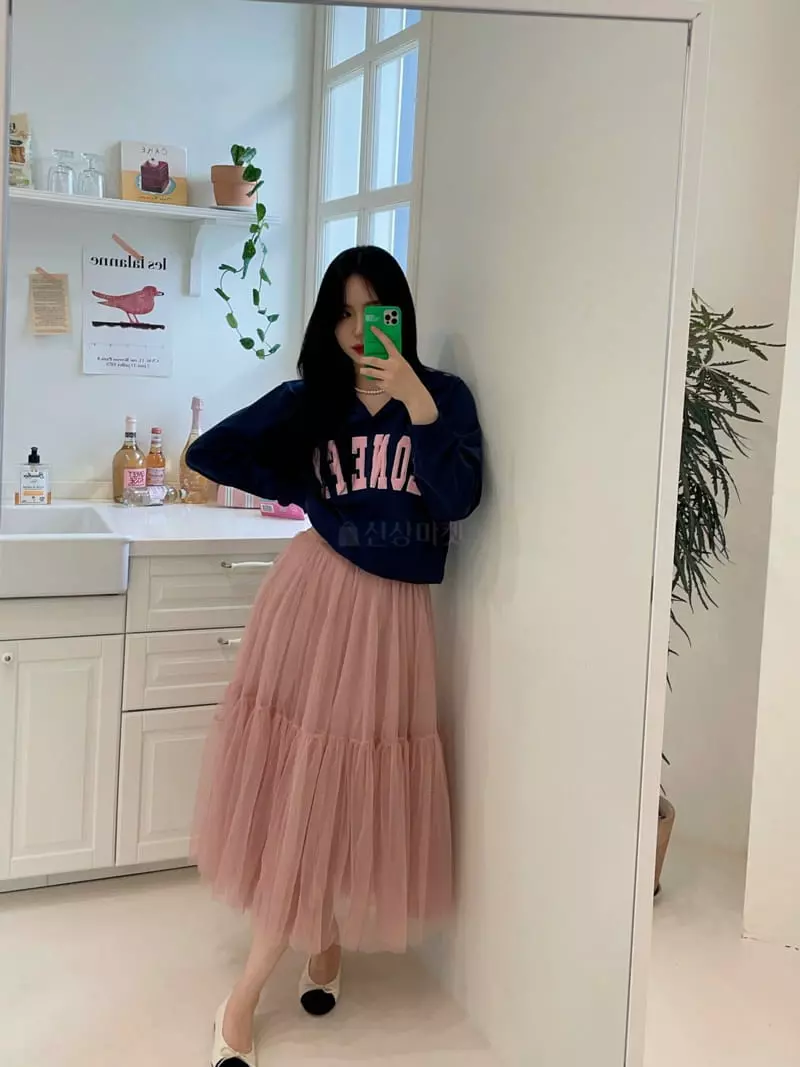 Oneway - Korean Women Fashion - #momslook - Collar Sweatshirt - 2