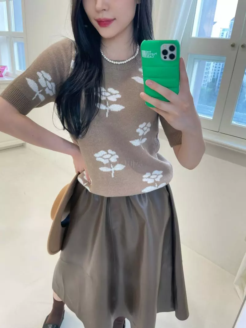 Oneway - Korean Women Fashion - #momslook - Flower Knit Tee - 4