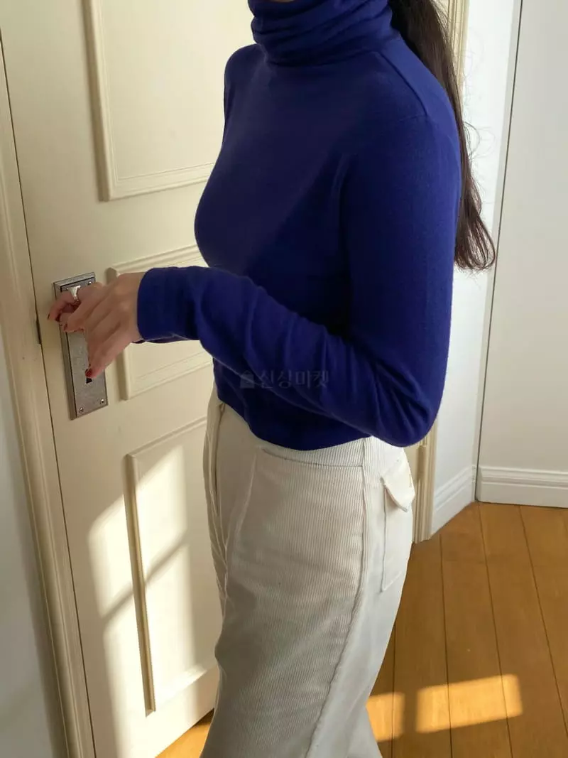 Ouppt - Korean Women Fashion - #pursuepretty - Cash Turtleneck Tee - 5