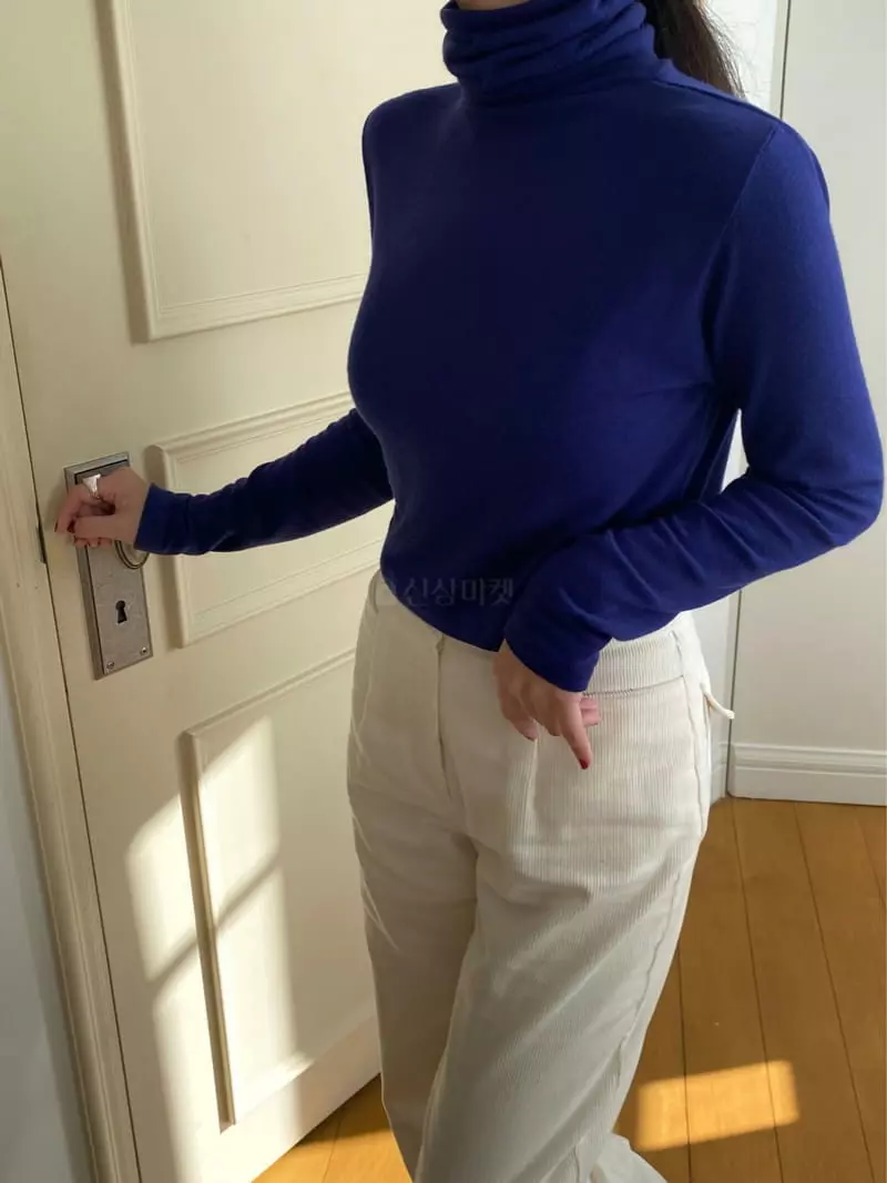 Ouppt - Korean Women Fashion - #vintageinspired - Cash Turtleneck Tee - 4