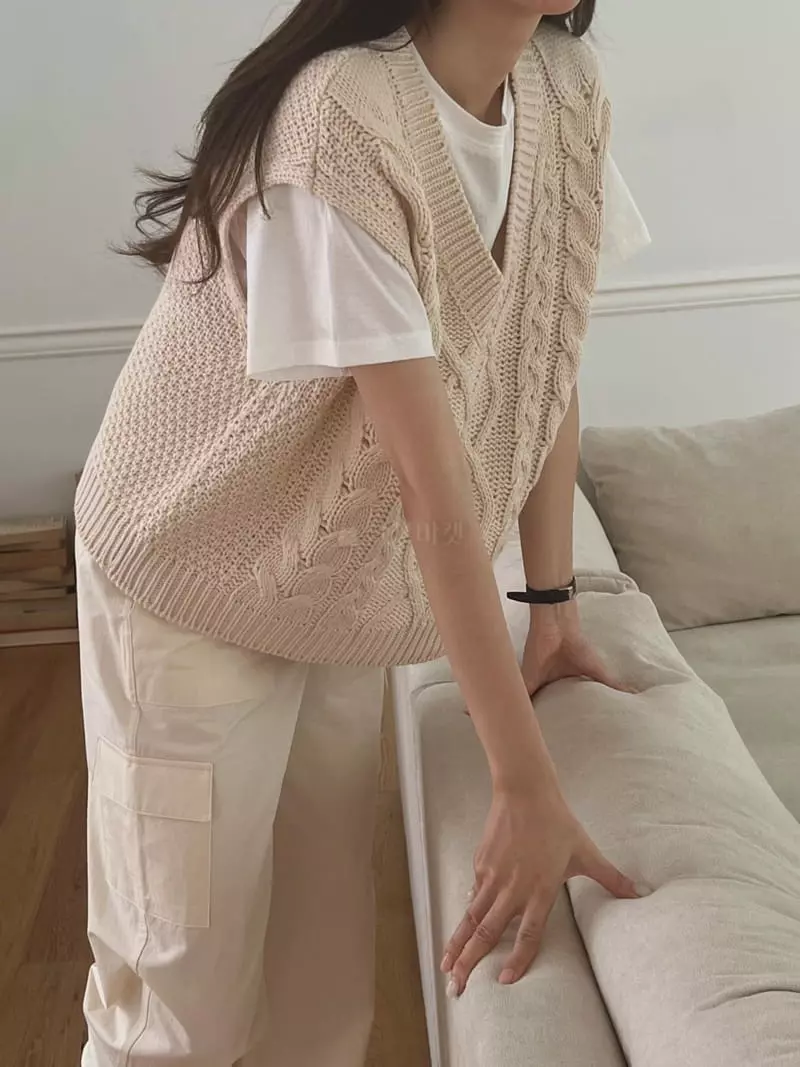 Outrene - Korean Women Fashion - #womensfashion - Twist Vest - 4