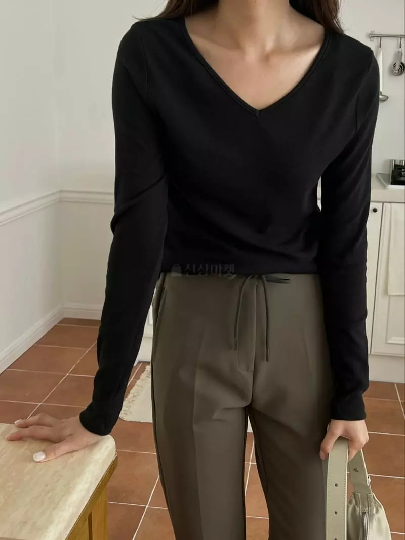 Outrene - Korean Women Fashion - #thatsdarling - Yang V Neck Tee - 5
