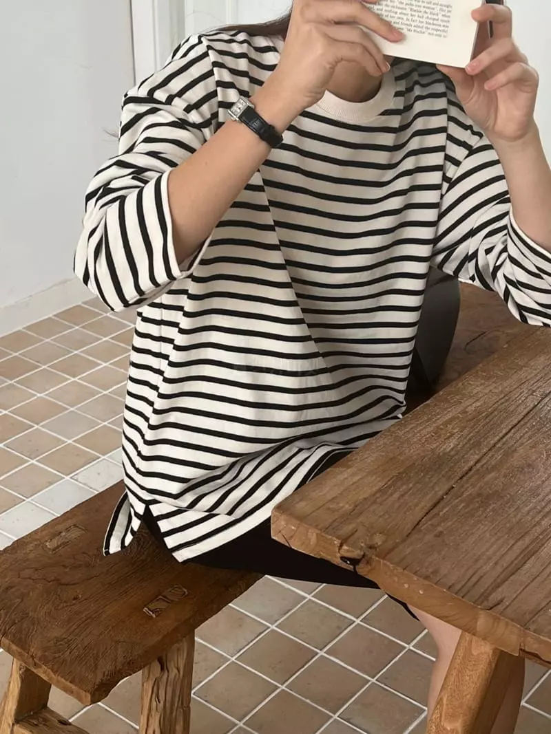 Outrene - Korean Women Fashion - #womensfashion - Stripes Slit Tee - 2