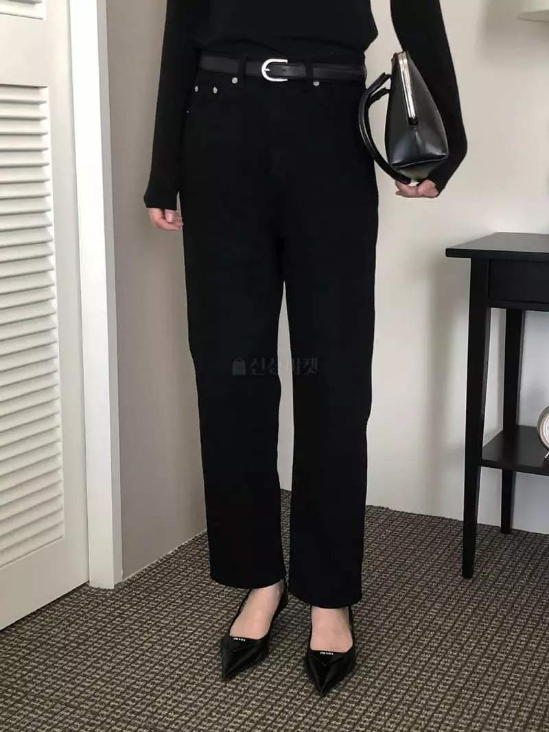 Overclassic - Korean Women Fashion - #momslook - Mue Black Jeans