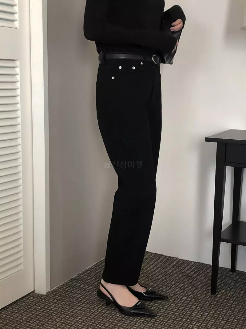 Overclassic - Korean Women Fashion - #momslook - Mue Black Jeans - 3