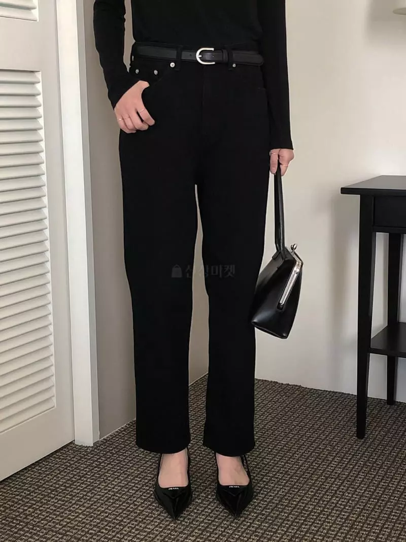 Overclassic - Korean Women Fashion - #momslook - Mue Black Jeans - 5