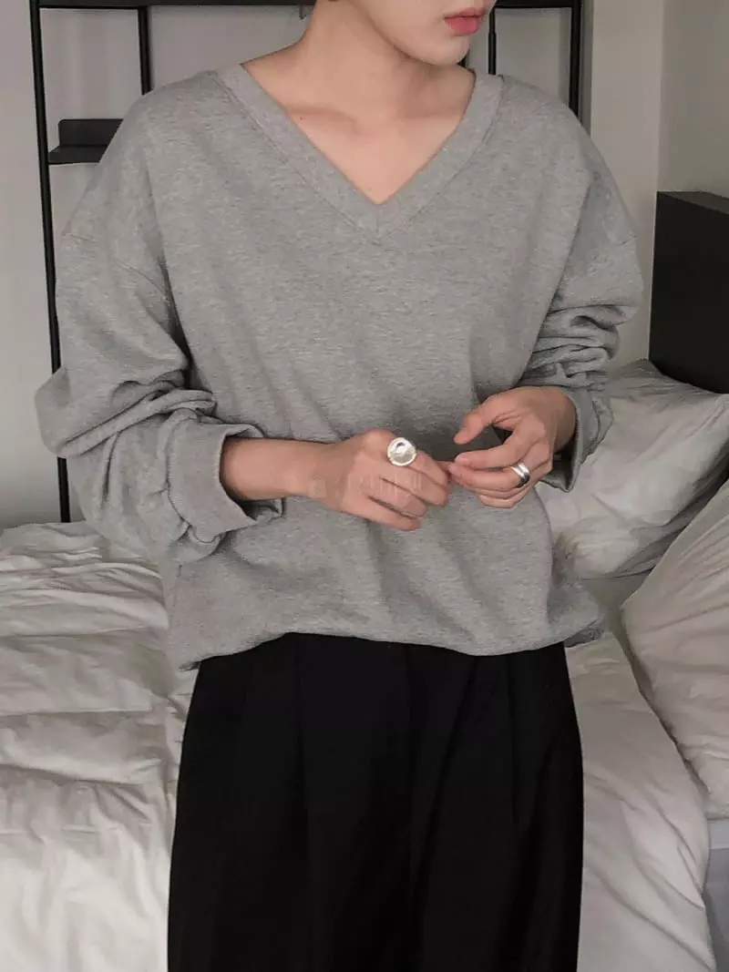 Overclassic - Korean Women Fashion - #momslook - New V Neck Sweatshirt - 11